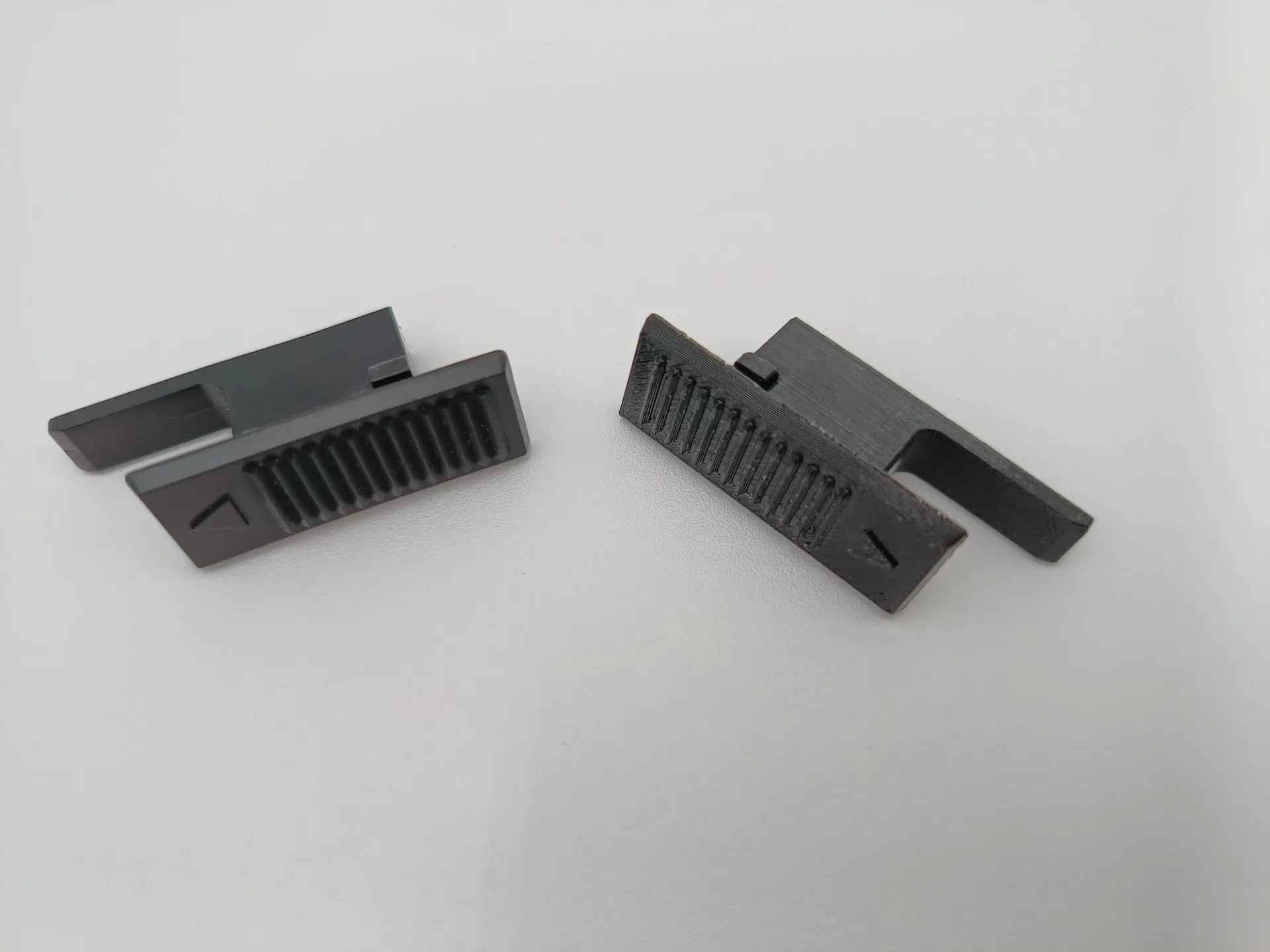 Náhradní ovládací páka pro starý RC vysílač vyrobená pomocí 3D tisku.